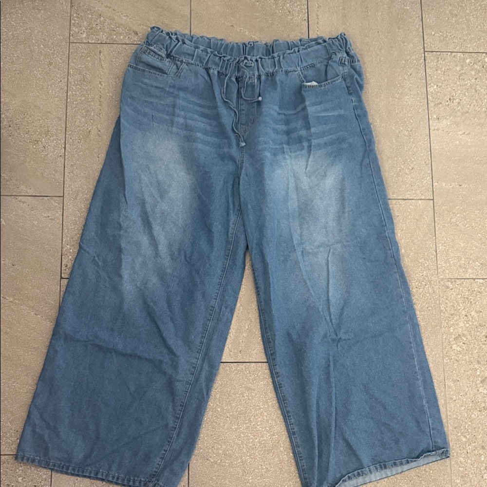 SHEIN Relaxed Fit Light Blue Jeans
